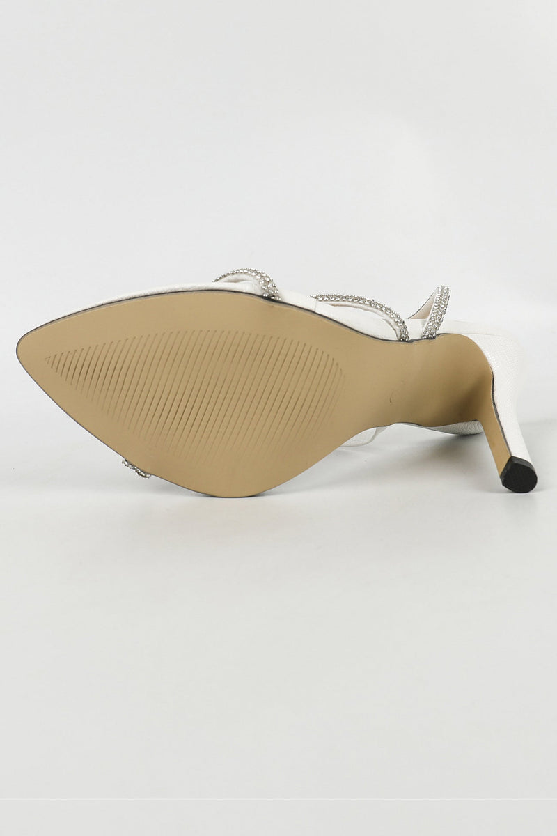 Effortlessly Elegant Heels with a Timeless Design