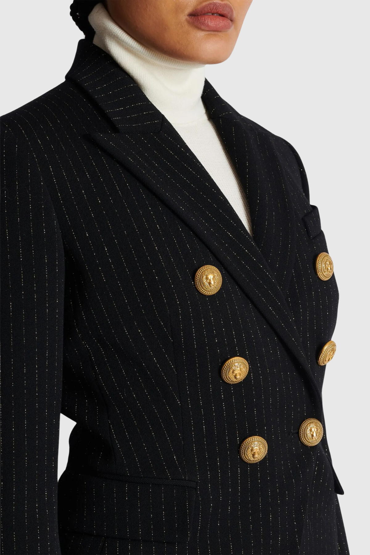 Well Tailored Pants with a Graceful Silhouette