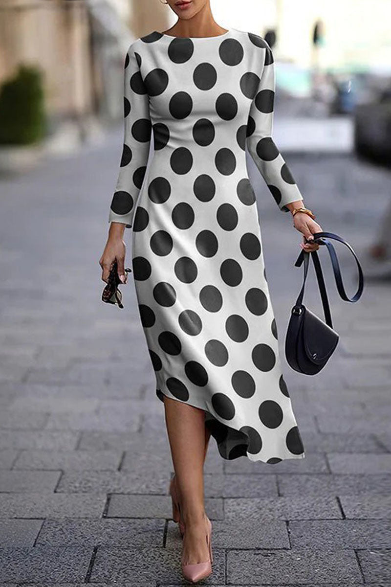 Beautifully Finished Dress in a Timeless Design
