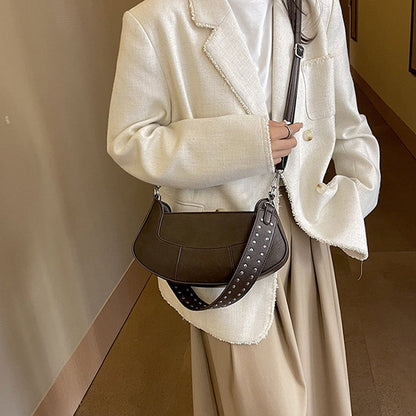 Well Tailored Bag with a Graceful Silhouette