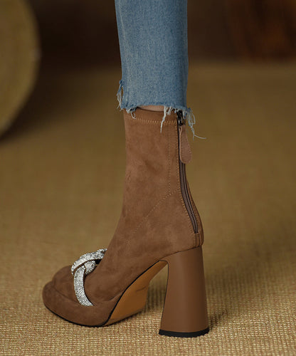 Well Tailored Boots with a Graceful Silhouette