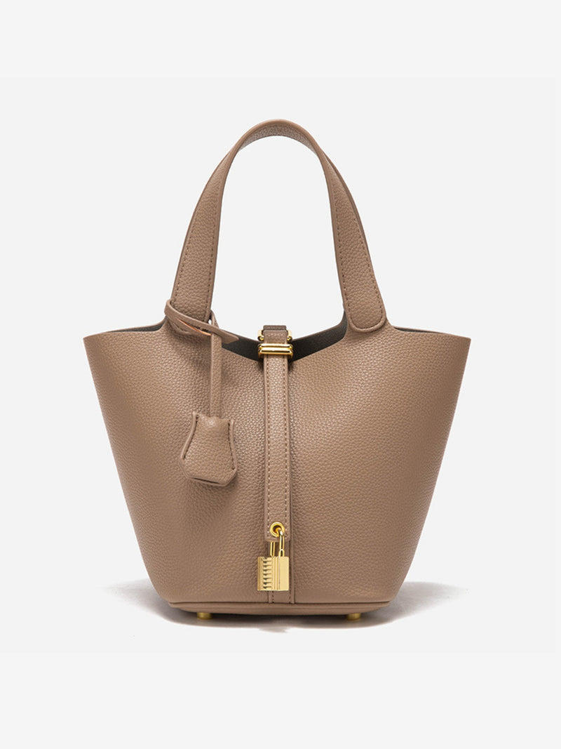 Well Tailored Bag with a Graceful Silhouette