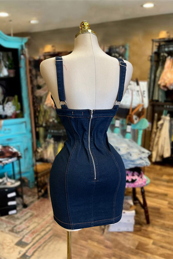 Sophisticated Dress with a Clean Classic Look