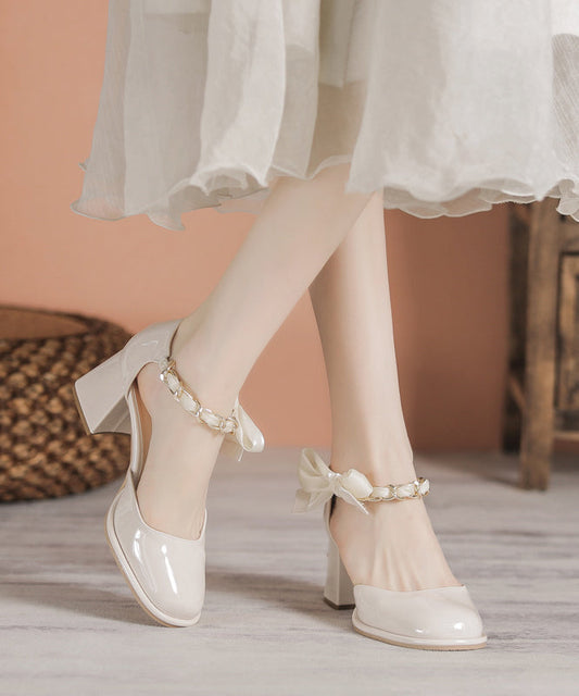 Effortlessly Elegant Sandals with a Timeless Design