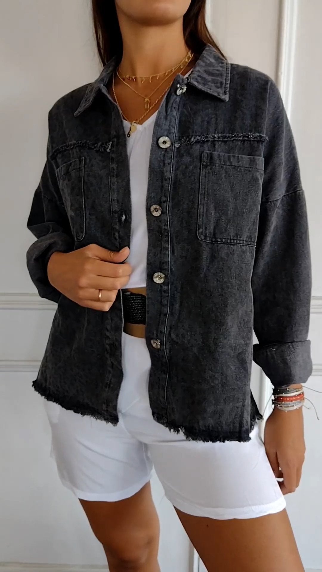 Well Tailored Shirt with a Graceful Silhouette