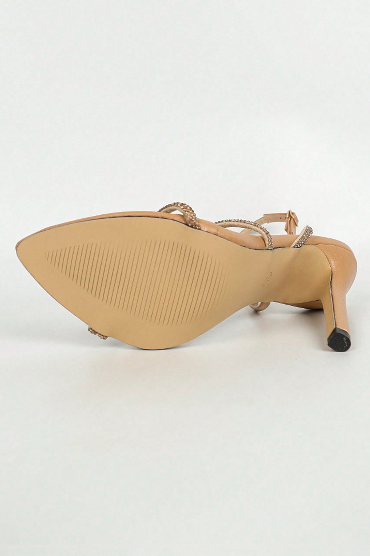 Effortlessly Elegant Heels with a Timeless Design