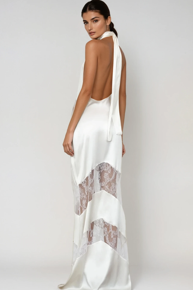 Well Tailored Dress with a Graceful Silhouette