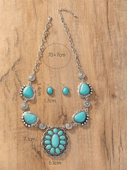 Gracefully Styled Garment for Any Occasion