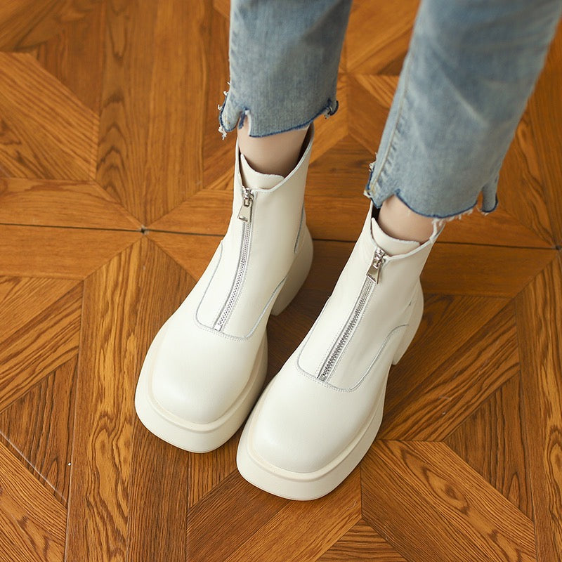 Elegantly Styled Boots for Everyday Wear