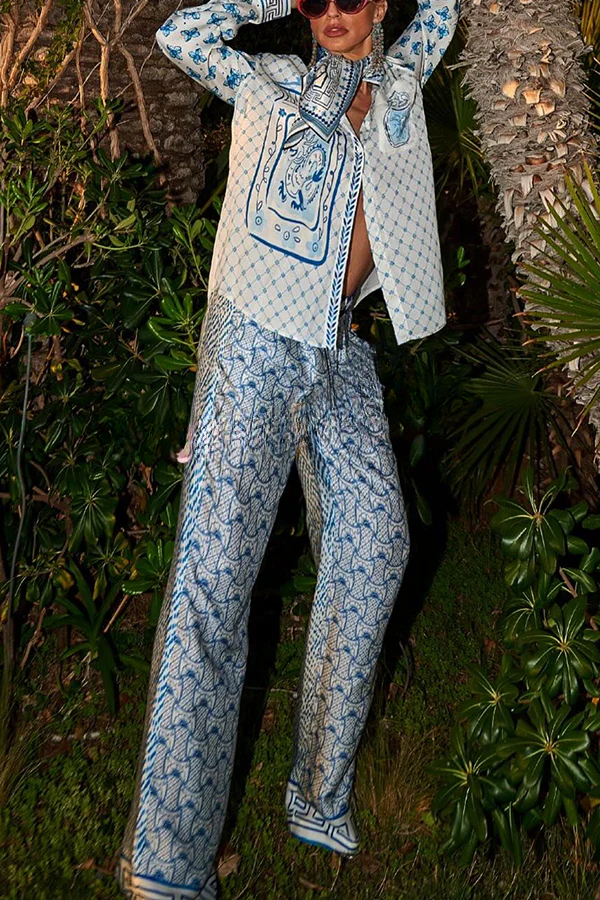 Classic Vintage Shirt with a Flattering Fit