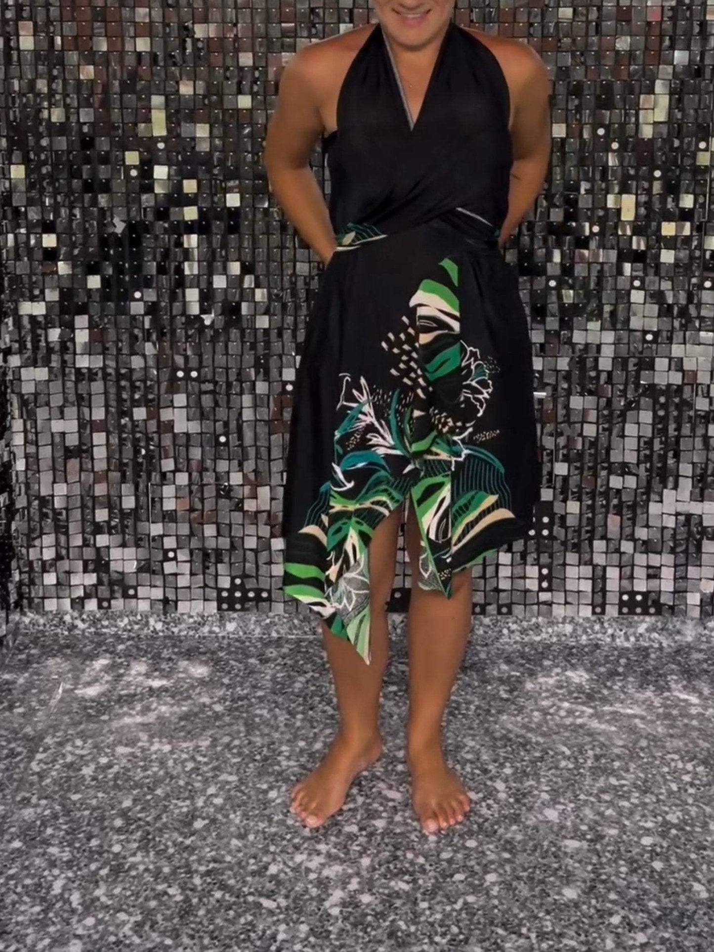 Beautifully Finished Dress in a Timeless Design