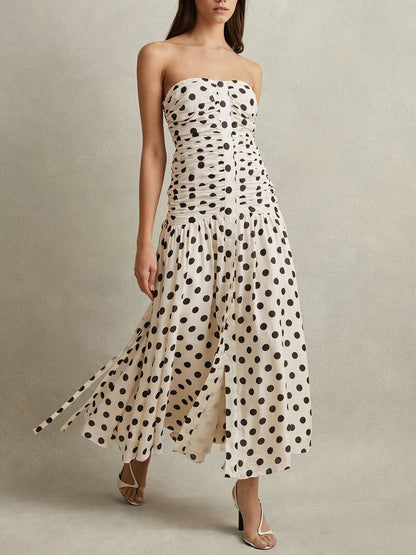 Well Tailored Dress with a Graceful Silhouette