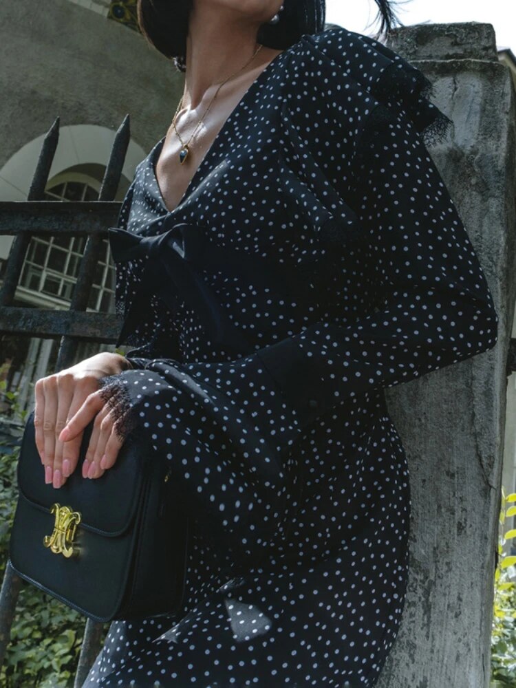 Classic Vintage & Enduringly Stylish Dress