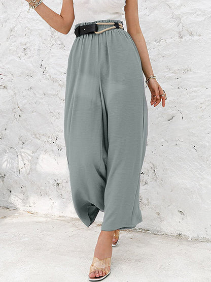 Effortlessly Elegant Pants with a Timeless Design