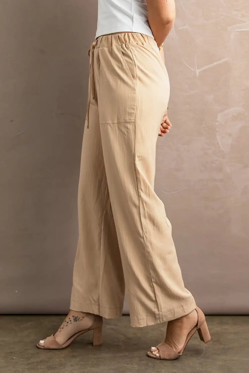 Well Tailored Pants with a Graceful Silhouette