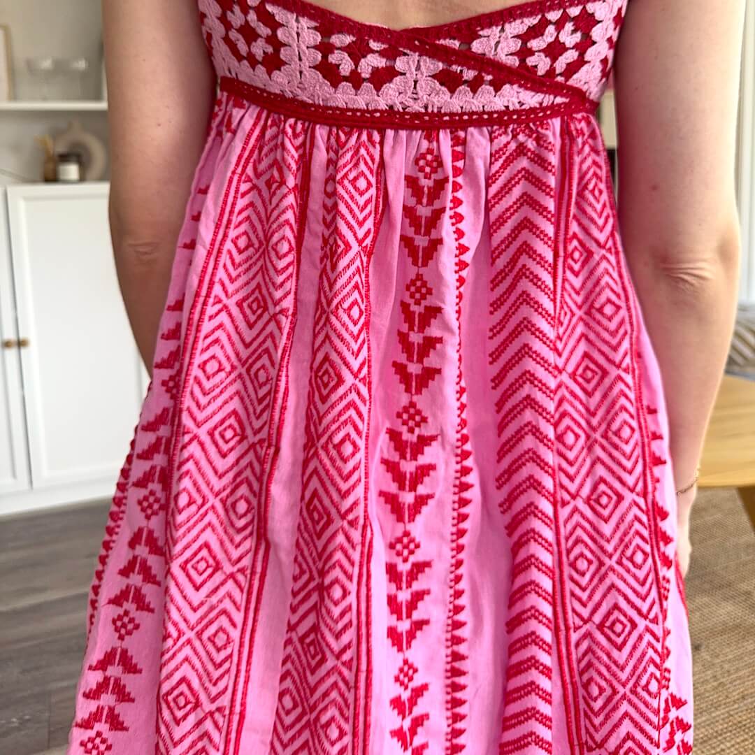 Classic Vintage Dress with a Flattering Fit