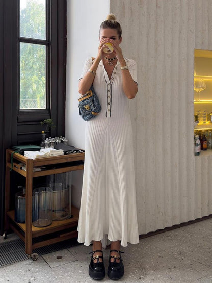 Sophisticated Dress with a Clean Classic Look