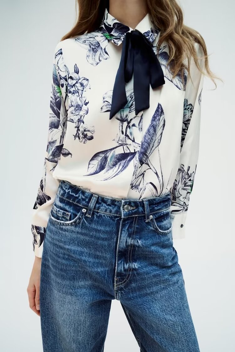 Well Tailored Blouse with a Graceful Silhouette
