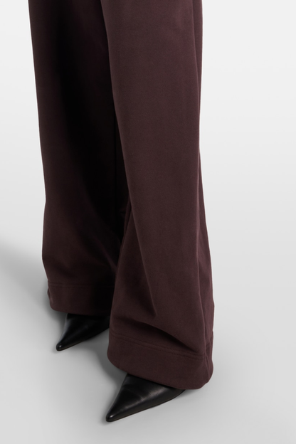 Beautifully Finished Pants in a Timeless Design