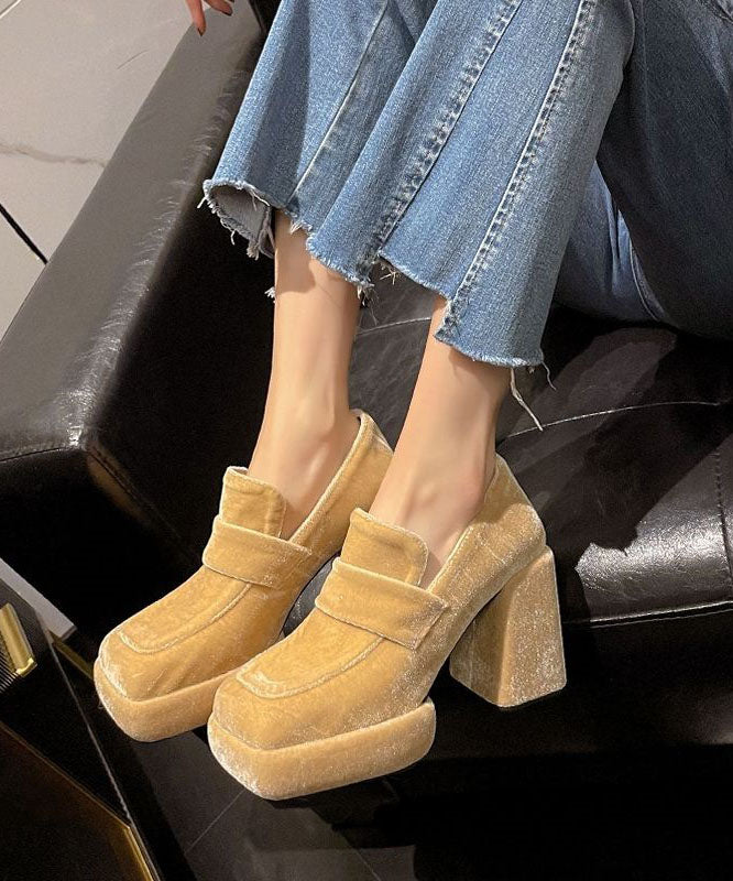 A Vintage Style Heels with Delicate Timeless Details