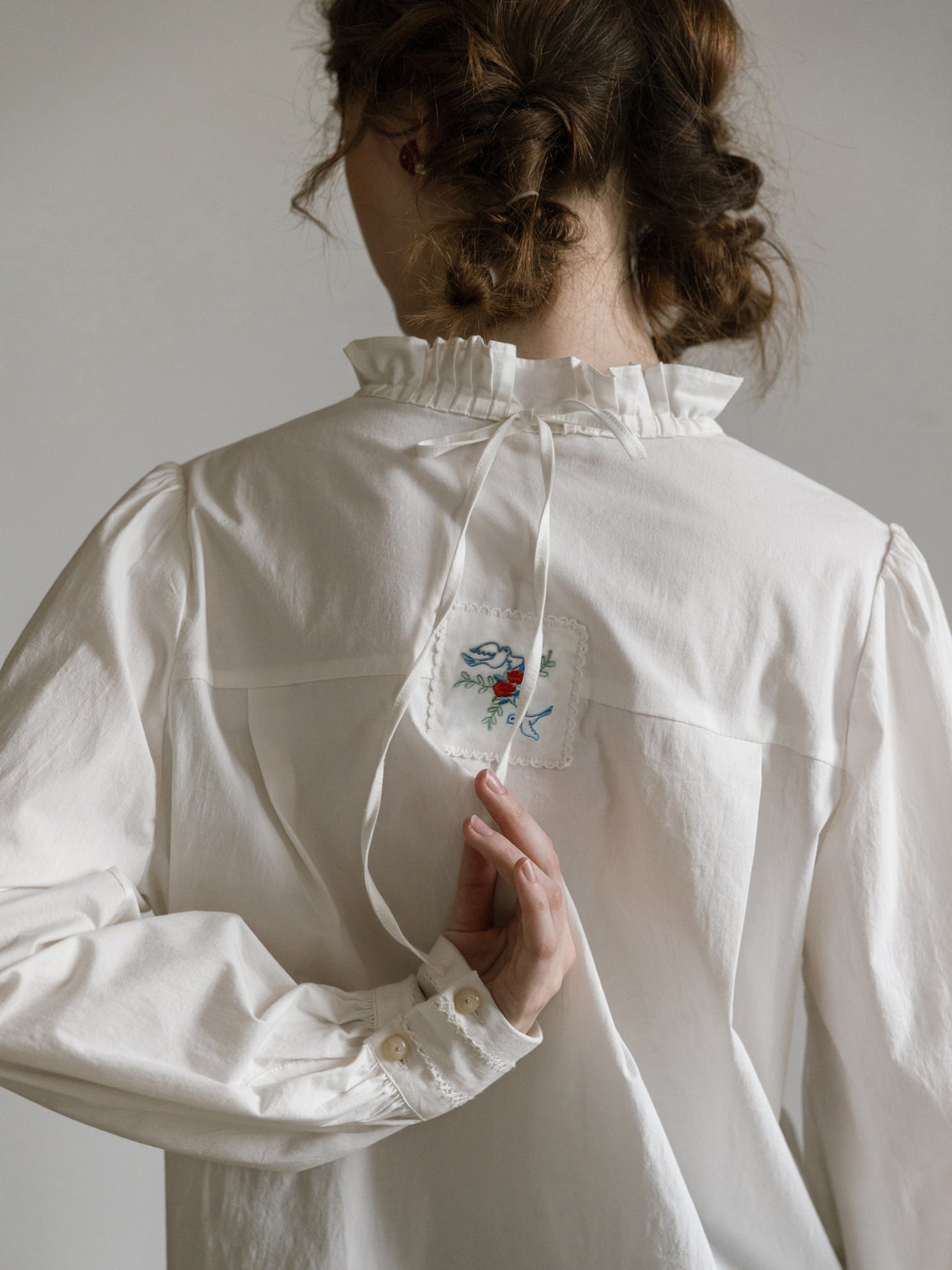 Effortlessly Elegant Shirt with a Timeless Design