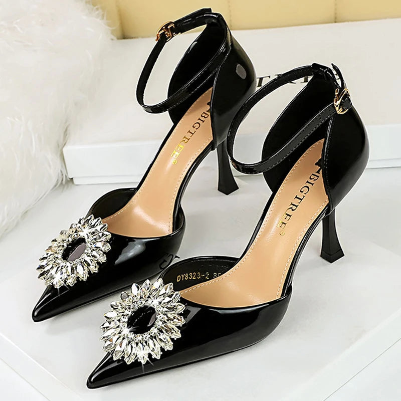 Elegantly Styled Shoes for Everyday Wear