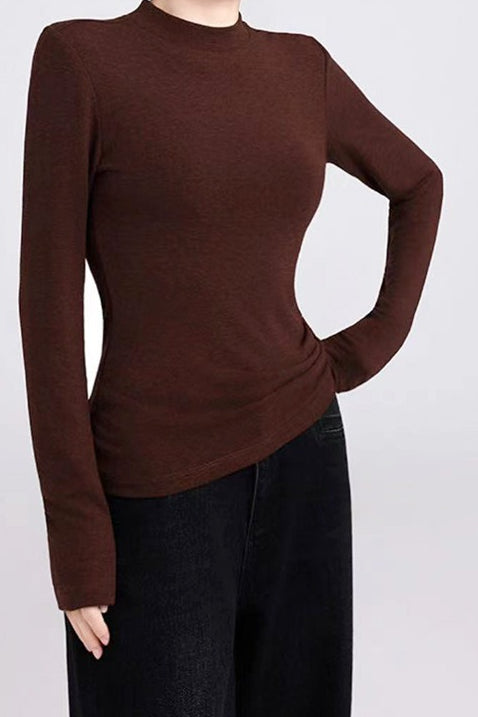 Well Tailored Top with a Graceful Silhouette