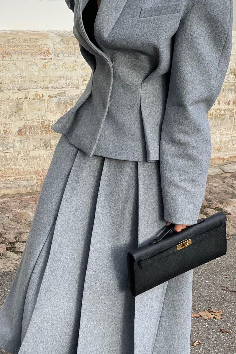 Effortlessly Elegant Garment with a Timeless Design