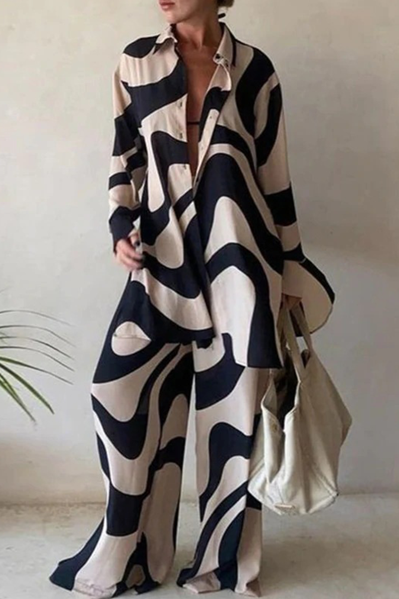 Effortlessly Elegant Garment with a Timeless Design