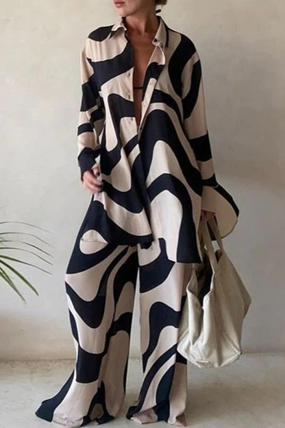 Effortlessly Elegant Garment with a Timeless Design