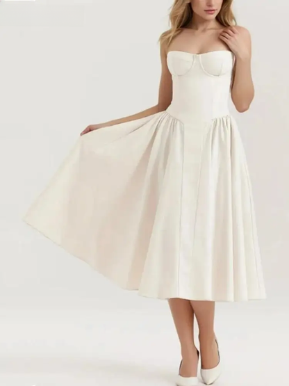 Classic Vintage Dress with a Flattering Fit