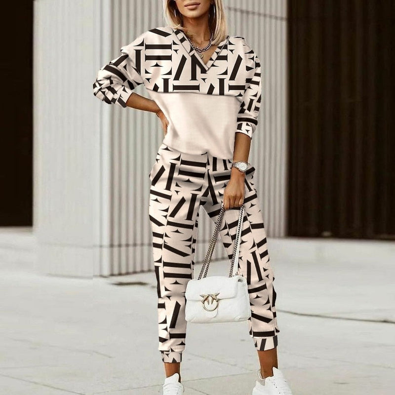 Effortlessly Elegant Garment with a Timeless Design