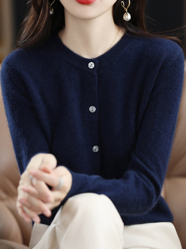 Well Tailored Cardigan with a Graceful Silhouette