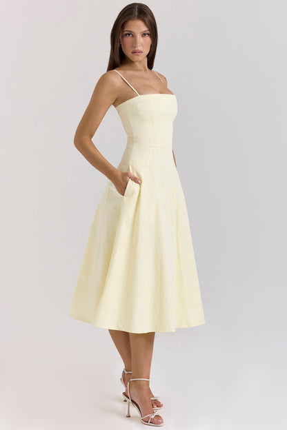 Effortlessly Elegant Dress with a Timeless Design
