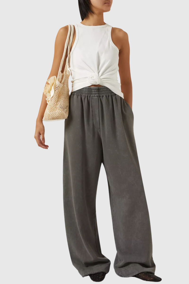 Elegantly Styled Pants for Everyday Wear