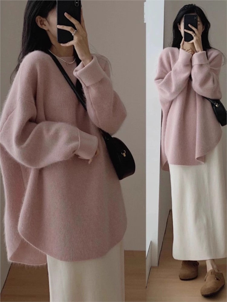 Well Tailored Sweater with a Graceful Silhouette