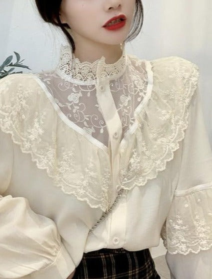 Effortlessly Elegant Blouse with a Timeless Design
