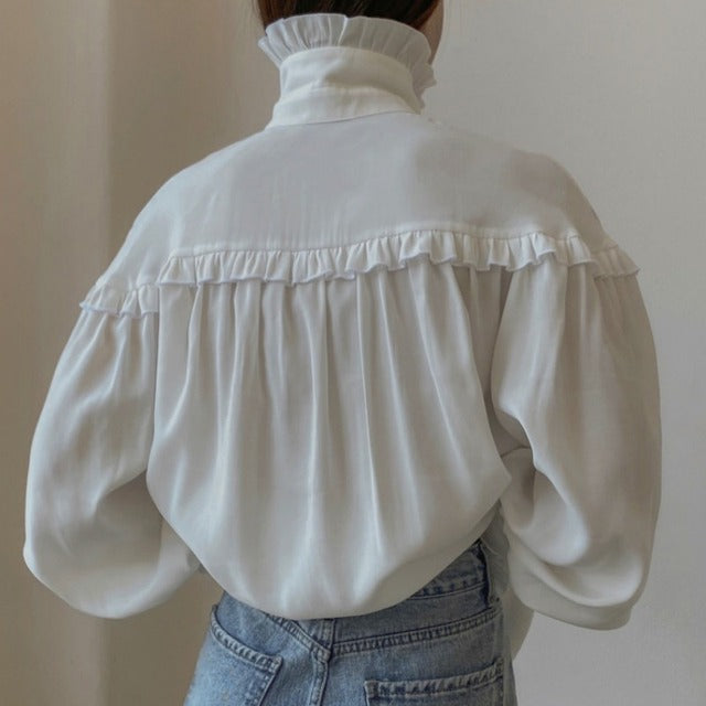 Classic Vintage Shirt with a Flattering Fit