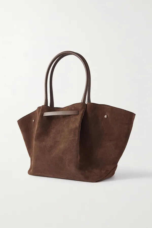 Sophisticated Bag with a Clean Classic Look