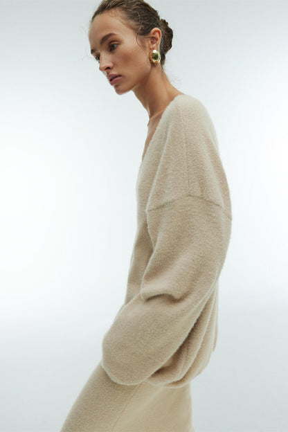 Sophisticated Garment with a Clean Classic Look