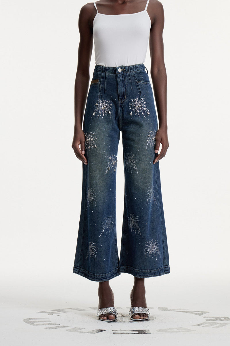 Well Tailored Garment with a Graceful Silhouette