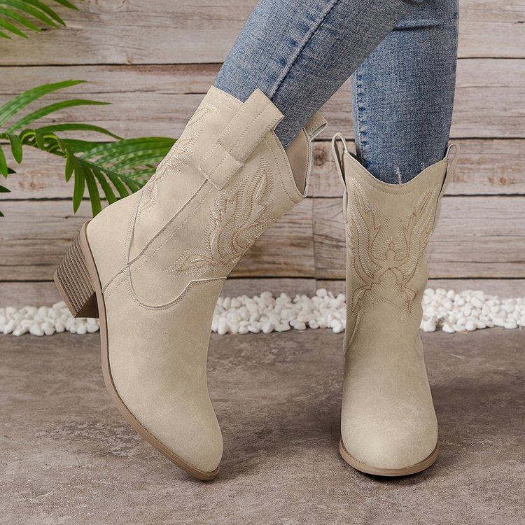 Classic Vintage Boots with a Flattering Fit