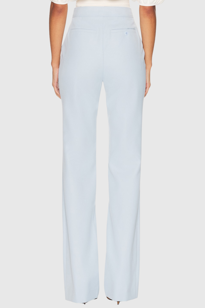 Well Tailored Pants with a Graceful Silhouette