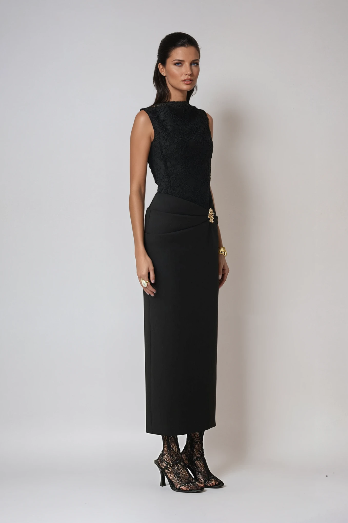 Classic Vintage Dress with a Flattering Fit