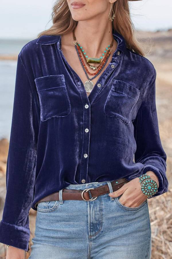 Well Tailored Top with a Graceful Silhouette