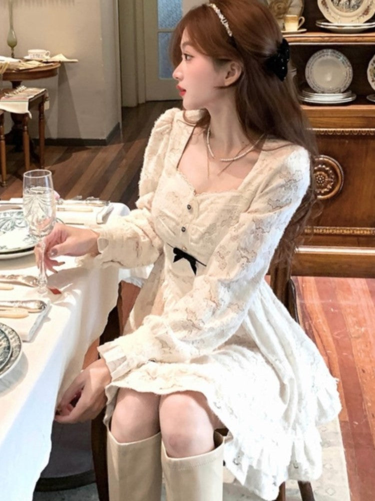 Well Tailored Dress with a Graceful Silhouette
