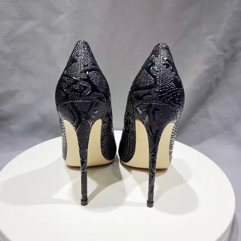 Well Tailored Shoes with a Graceful Silhouette