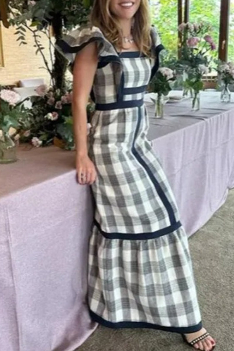 Classic Vintage Dress with a Flattering Fit