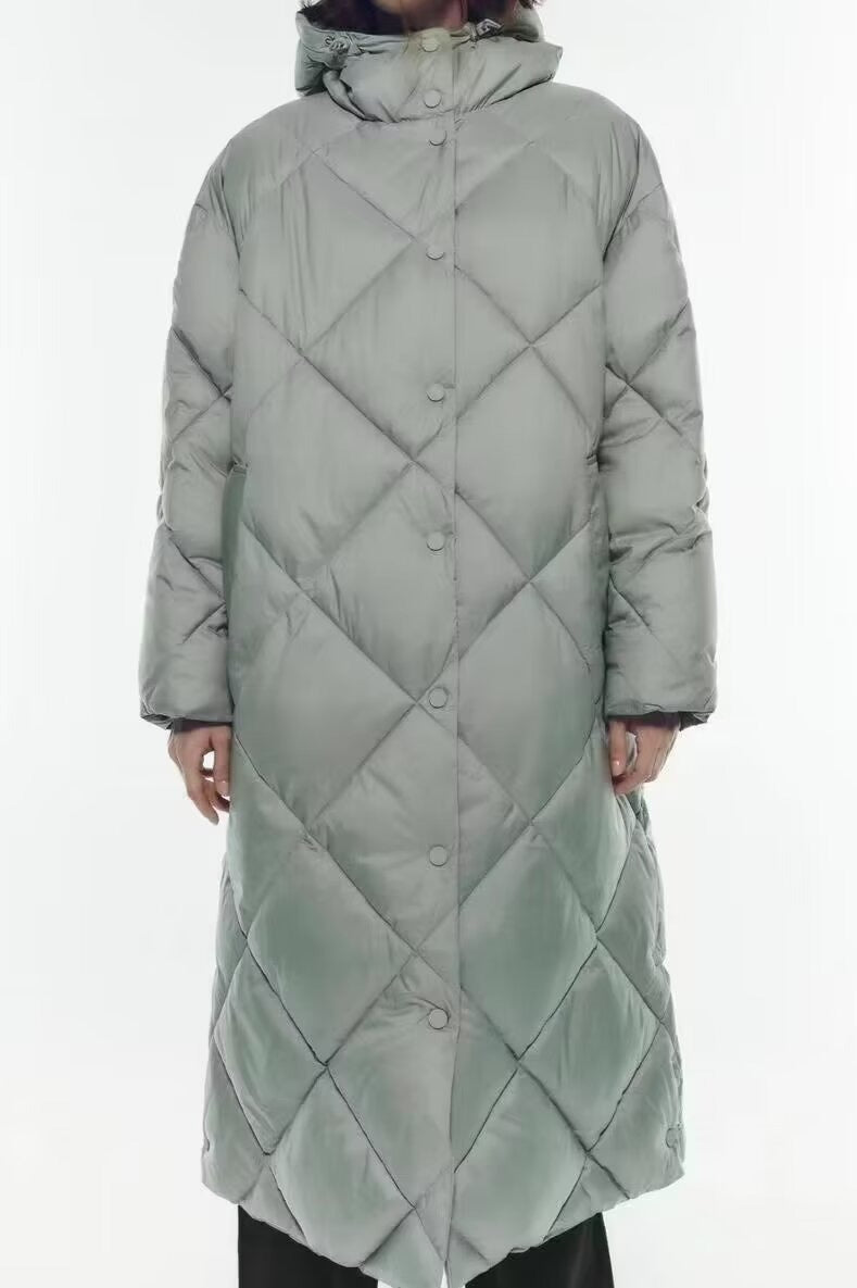 Well Tailored Coat with a Graceful Silhouette