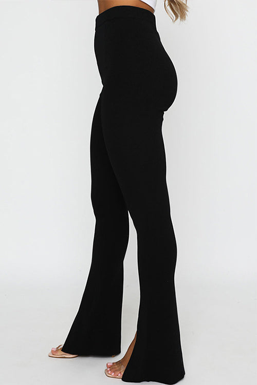 Effortlessly Elegant Pants with a Timeless Design